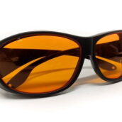 Gogle z wysoką przejrzystością i ochroną przed promieniowaniem UV